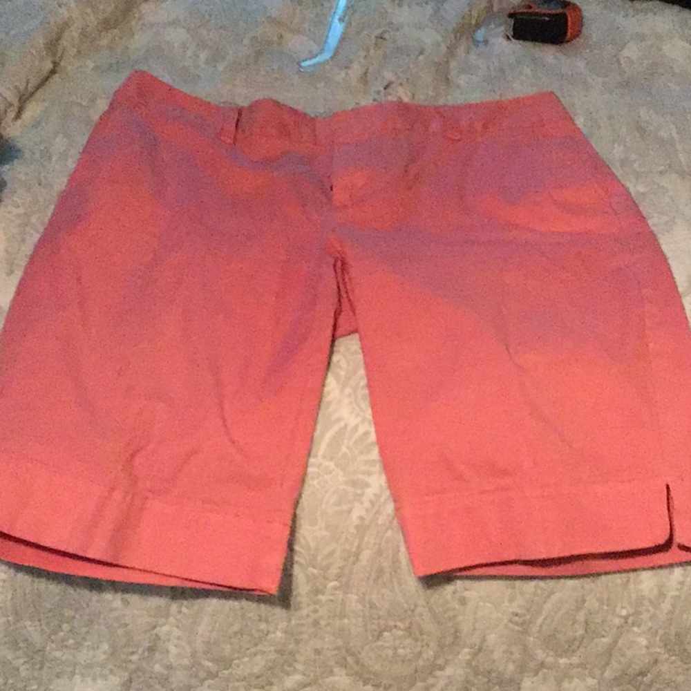 Vineyard Vines pink Bermuda’s sz 12